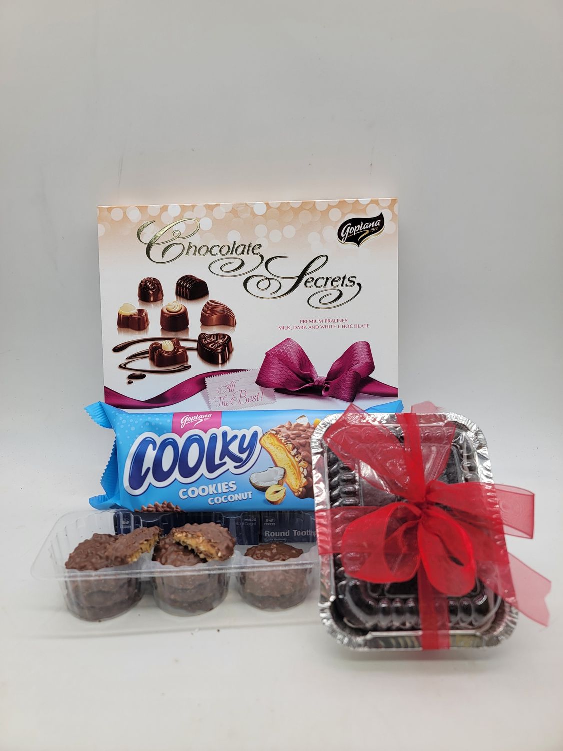 Chocolates 114g,  Cookies, 6 x 6 square Cake