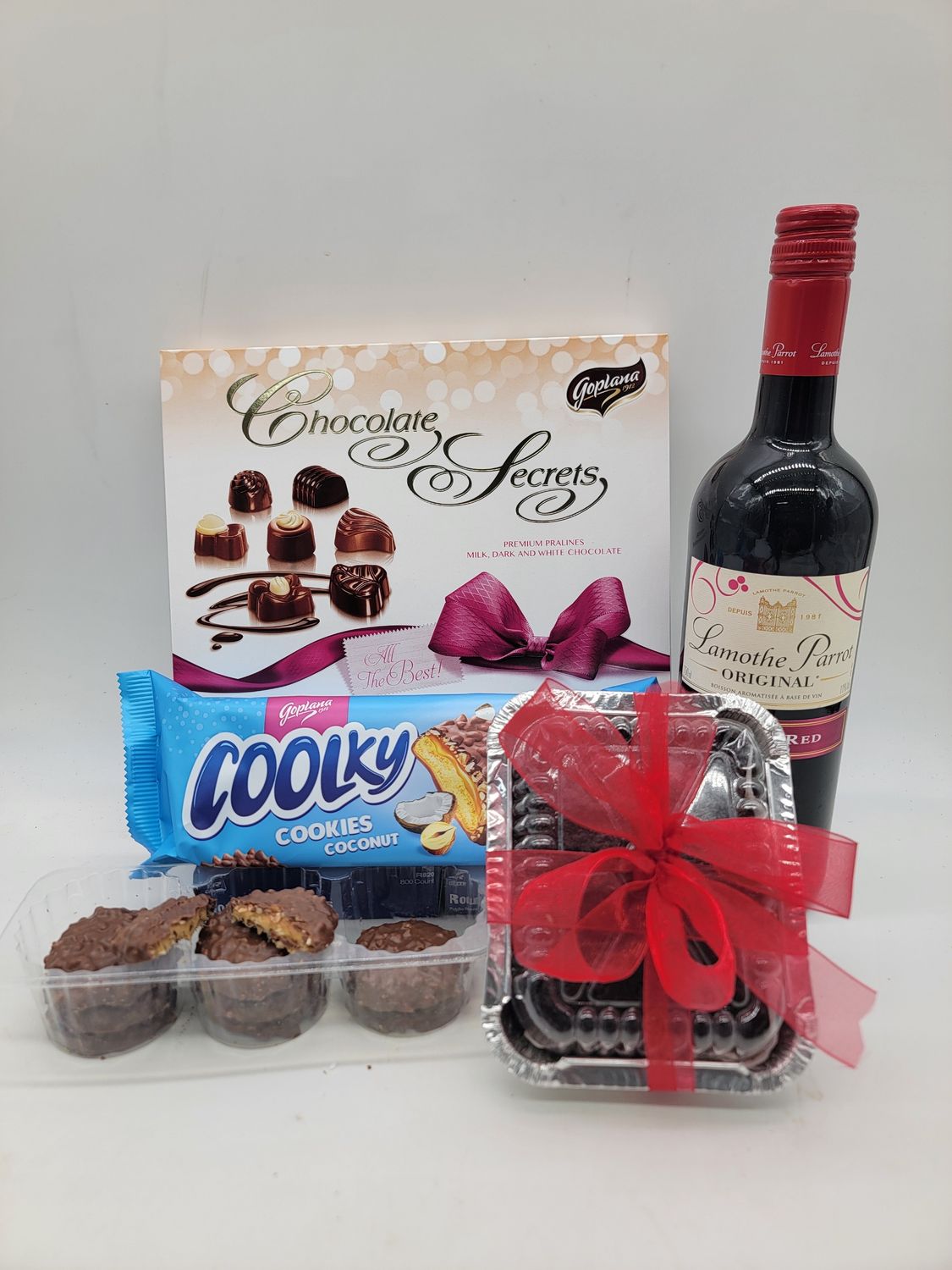 Chocolates 114g, Red wine Cookies, 6"x 6" square Christmas Cake