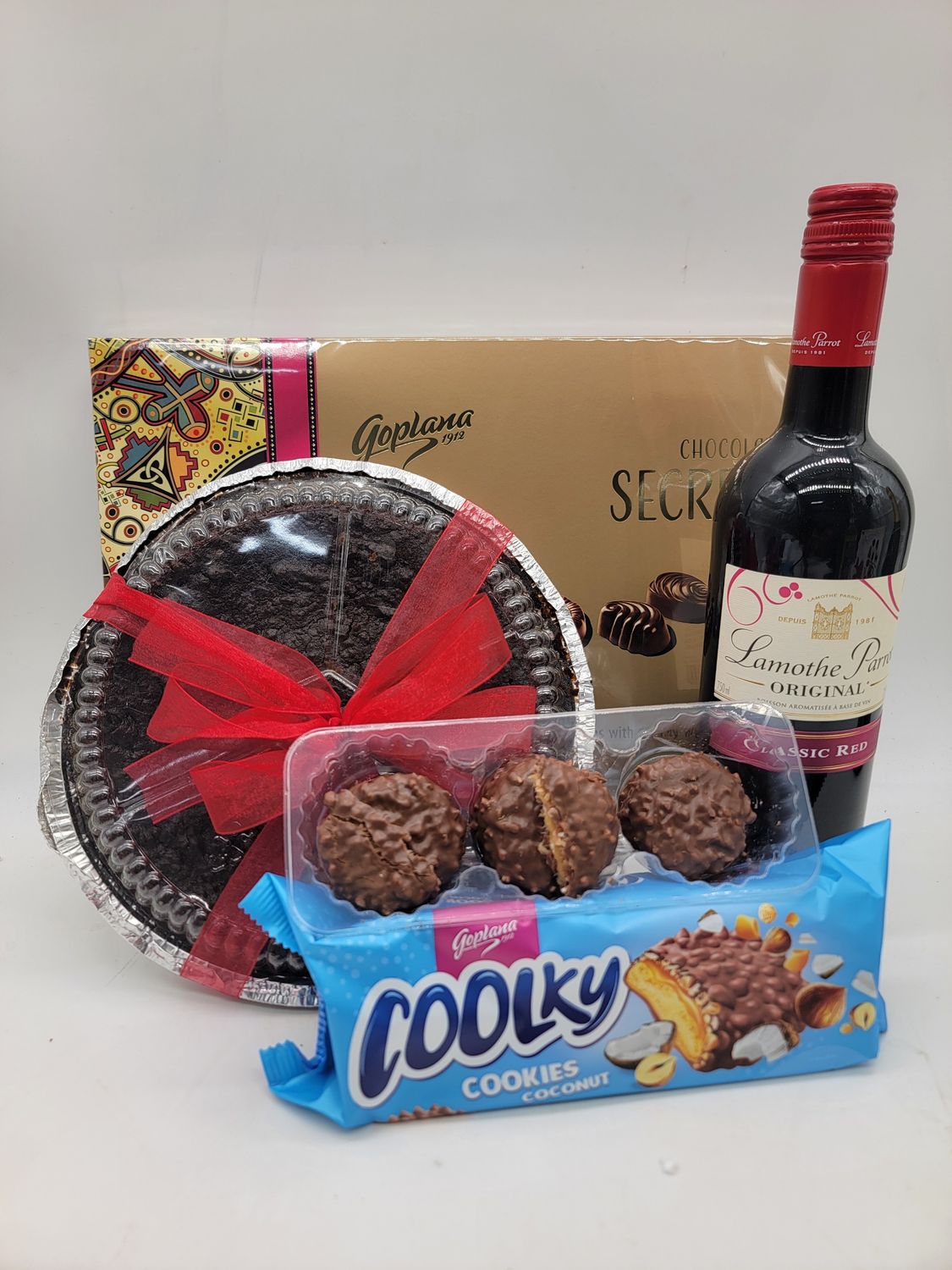 238g Chocolates, Cookies, Red wine, 8" round Xmas Cake