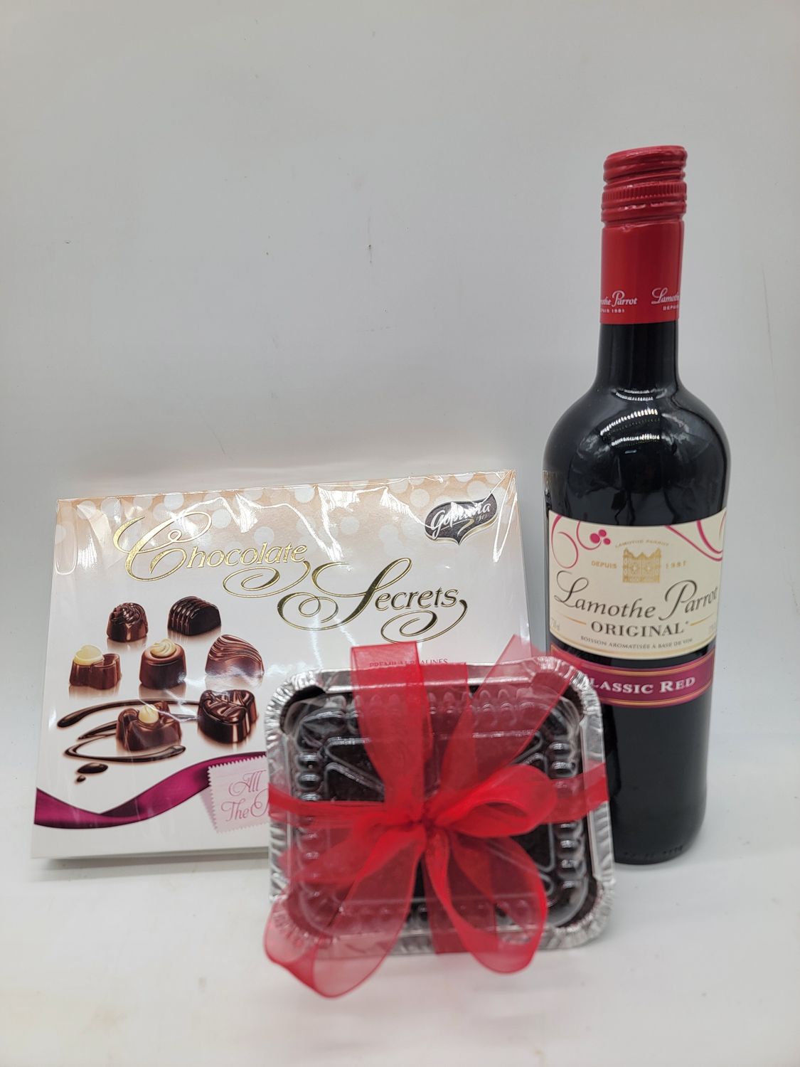 114g  Chocolates,  6" x 6" Christmas Cake,  Red Wine
