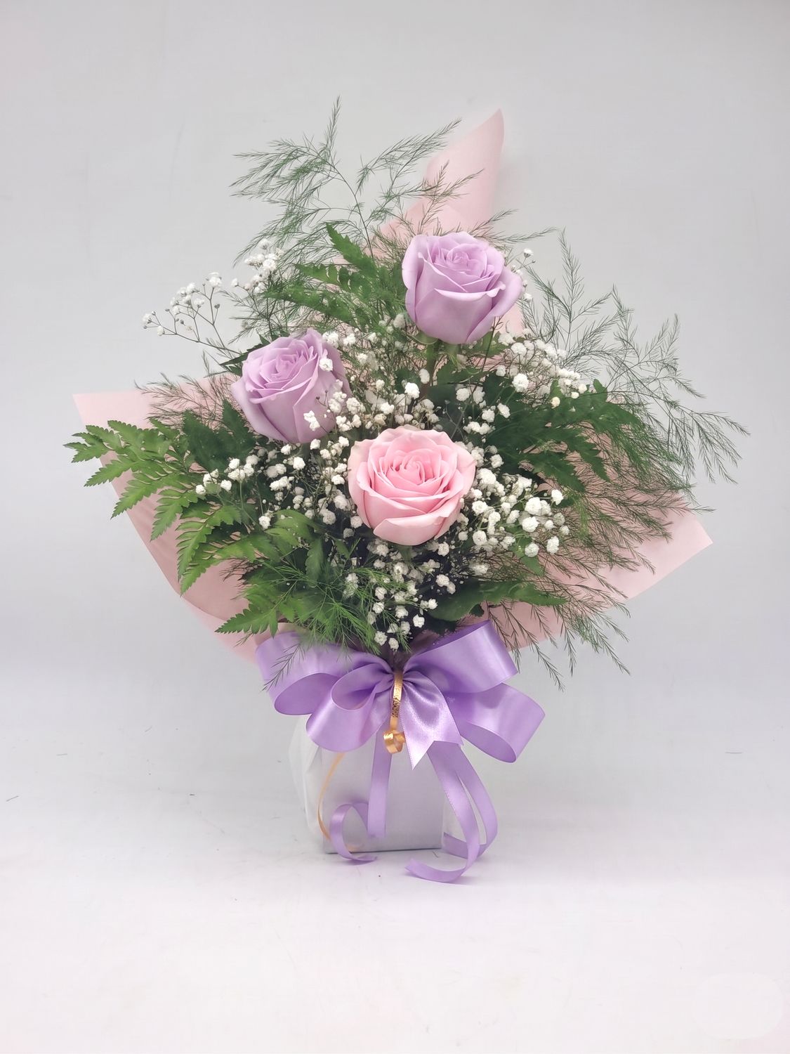 3 Roses in a Wrap - white/red /pink or black wrap