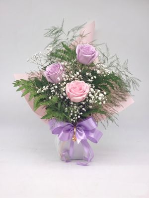 3 Roses in a Wrap - white/red /pink or black wrap