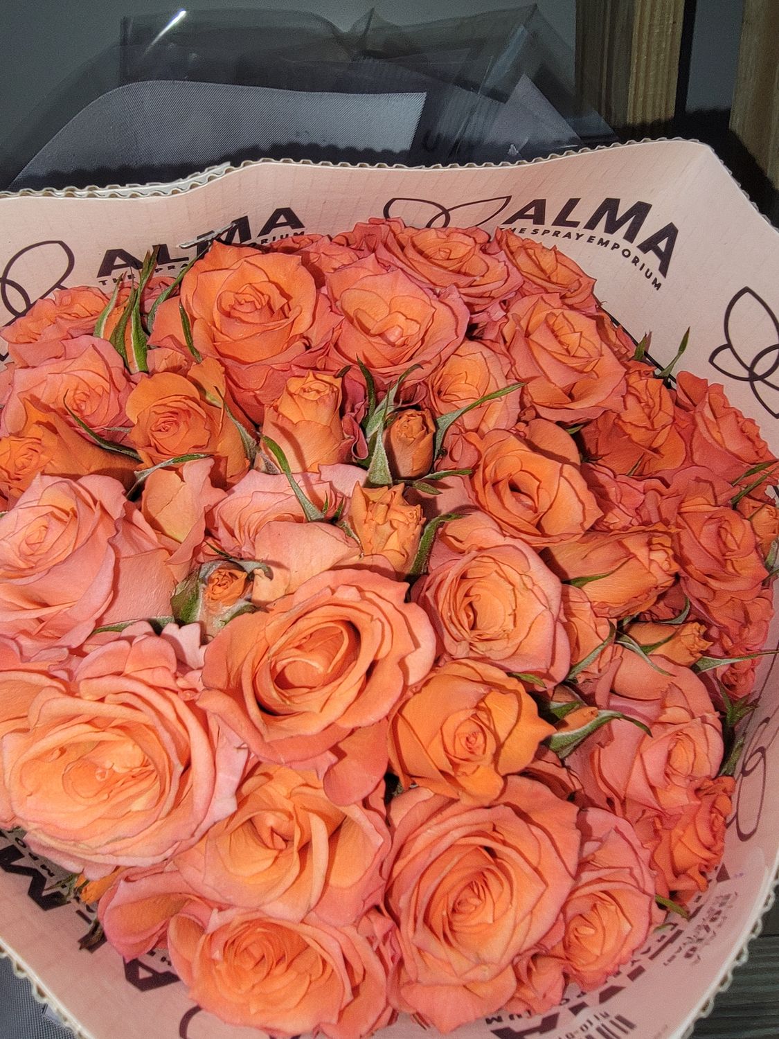 Spray / Mini Roses  - orange per stem 