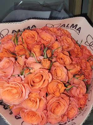 Spray / Mini Roses  - orange per stem 