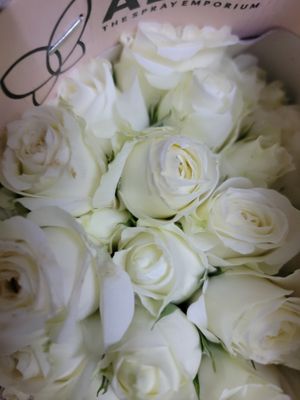 Spray/Mini Roses  - white per stem