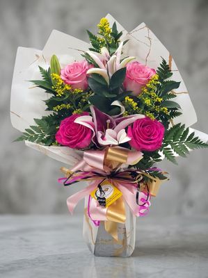 Celestial Dream (Pink): Stargazer/Rose Celestial Dream (Pink): Stargazer/Rose