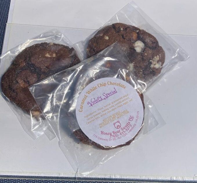 Caramel White chip Chocolate cookie (12)