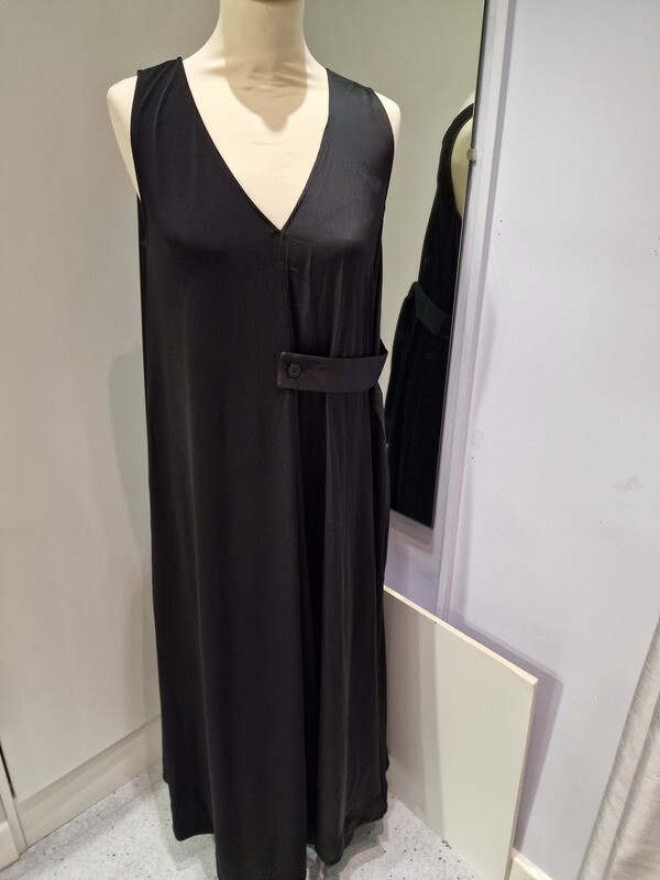 Nu V- neck sleeveless long dress 