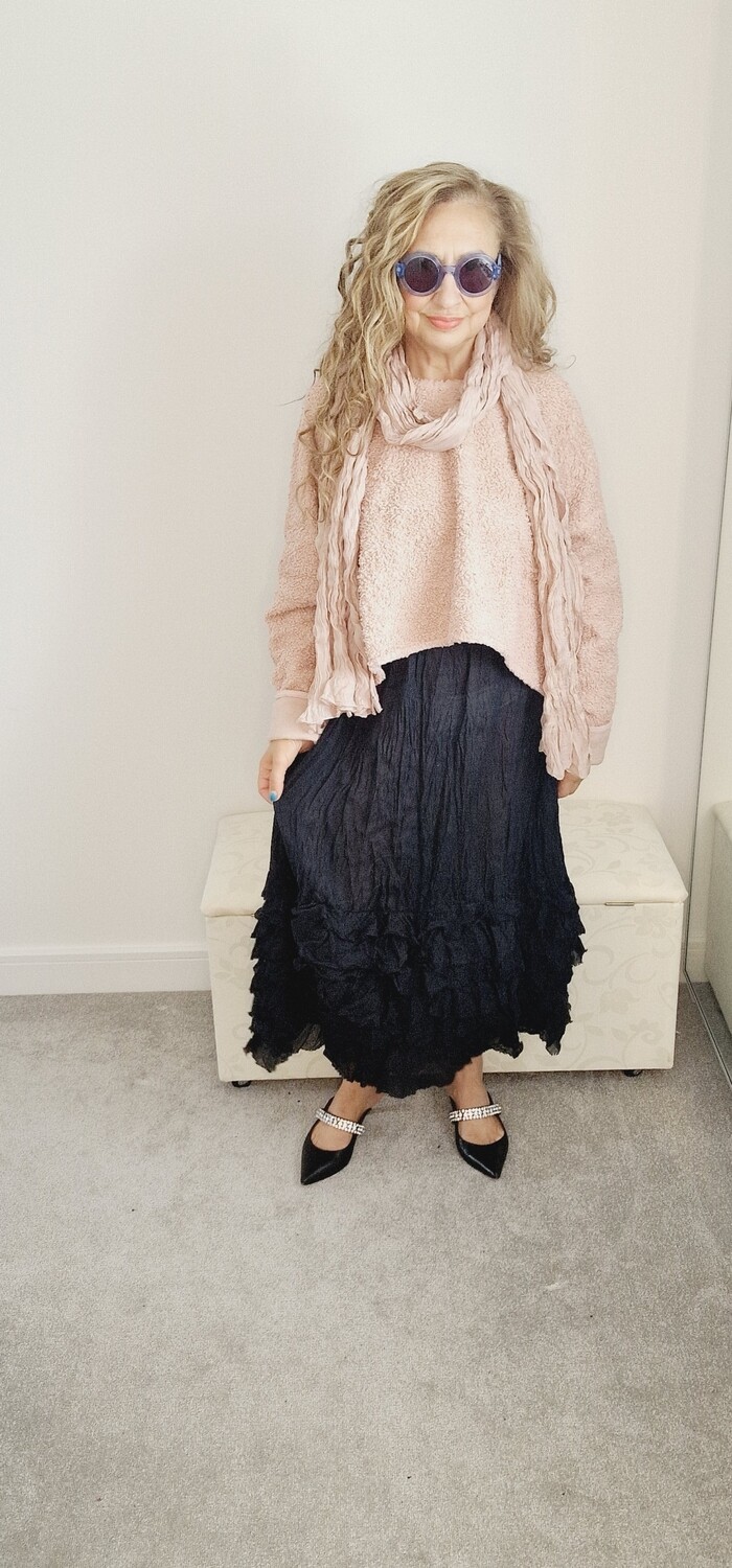 PRIVATSACHEN BLACK SKIRT BAKSTRAPS