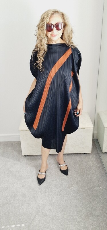 NU PLEATED ABSTRACT PRINT DRESS