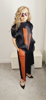 NU PLEATED ABSTRACT PRINT TROUSERS