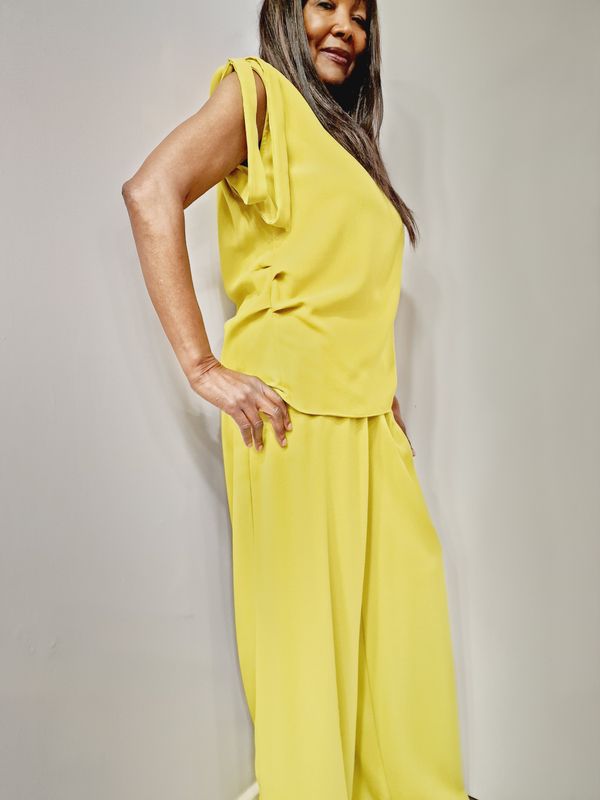 CARACLAN OLIVE TUNIC TOP WITH RUSHED SIDES