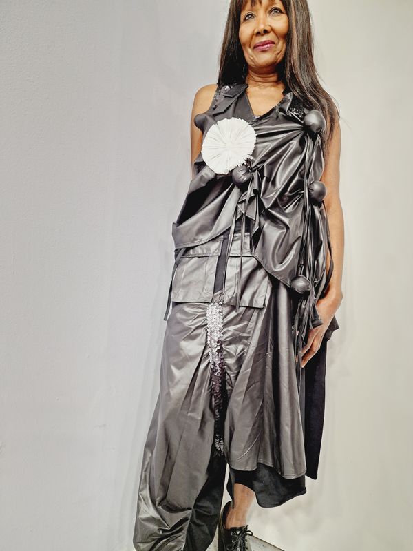 CARACLAN TAFFETA JILET WITH RUSHED FRONT