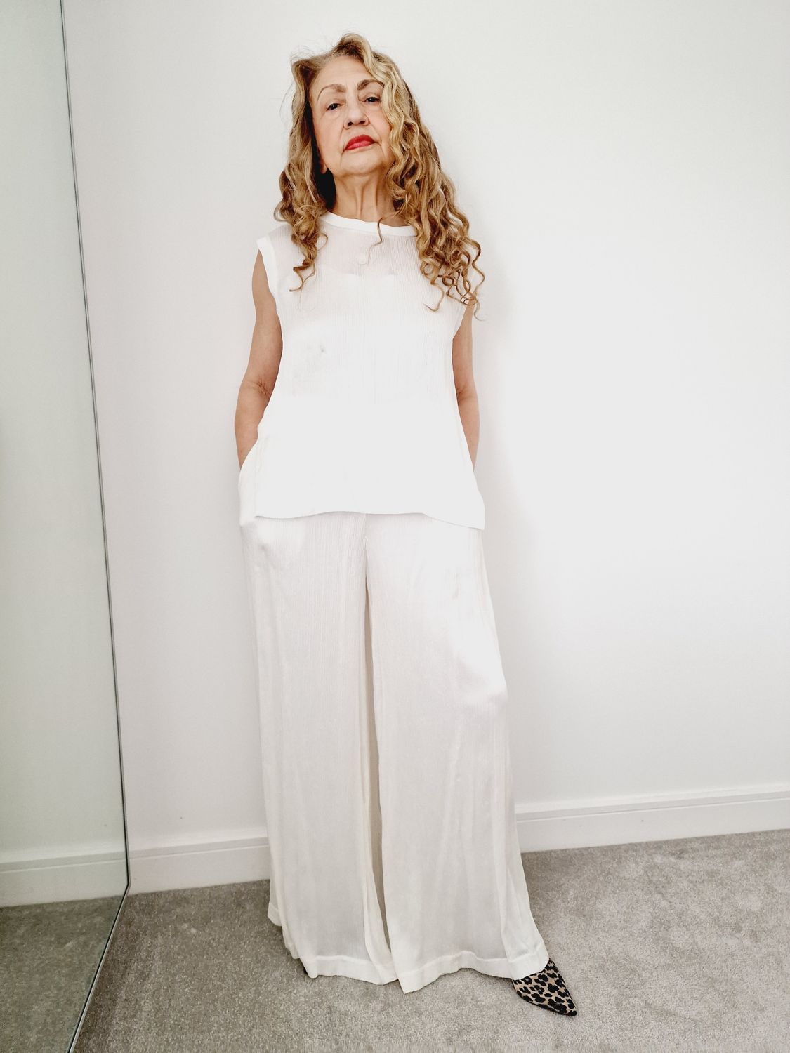 NU(NUBLACK) WIDE LEG SILK TROUSERS