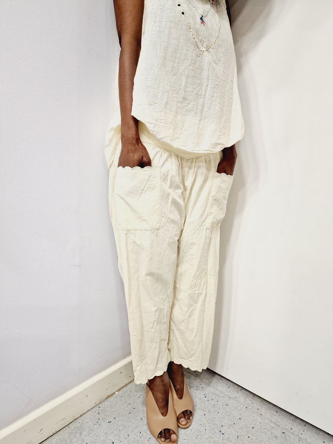 EWAIWALLA TROUSERS ASTA WITH FEATURED BUTTONS ON ELASTIC BAND
