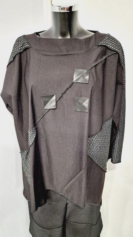 CARACLAN ASYMMETRICAL STYLE SWEATER