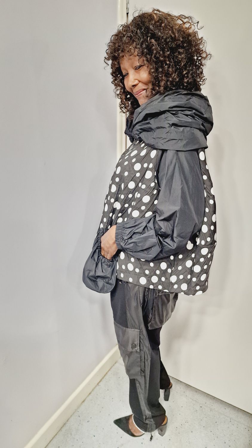 CARACLAN HOODED LIGHTWEIGHT JACKET