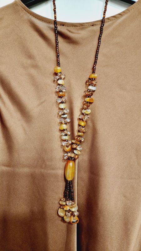 AMBER PENDENT NECKLACE