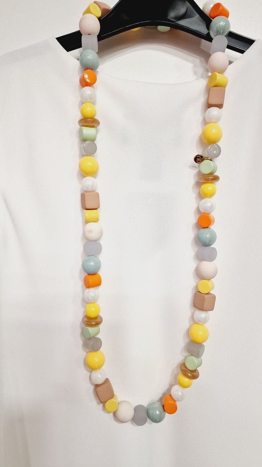 MULTI BEADED NECKLACE 