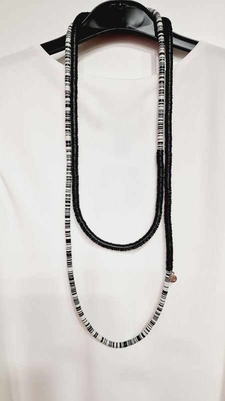 BLACK AND WHITE ROUND BEADS NECKLACE