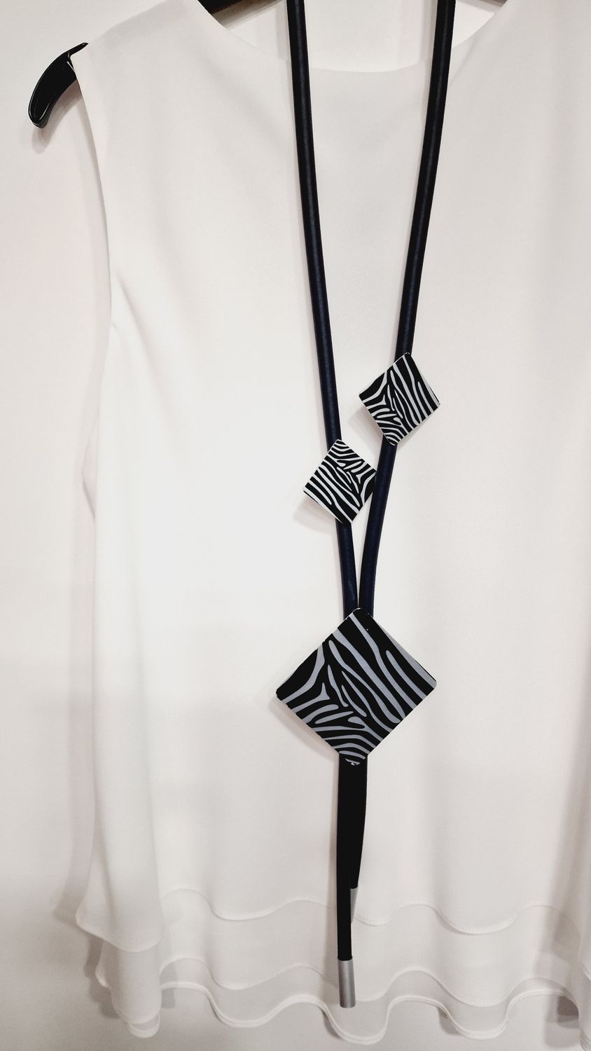 RUBBER NECKLACE