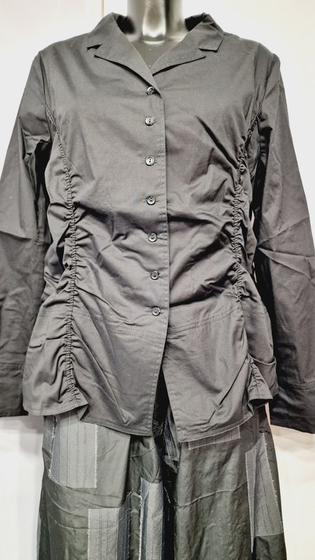 ELLI RUSHED BLACK SHIRT