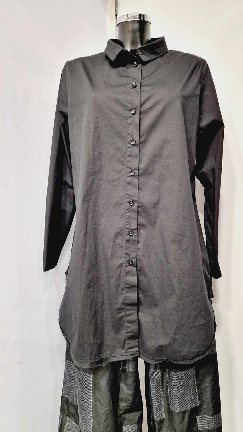 ELLI LONG BLACK SHIRT