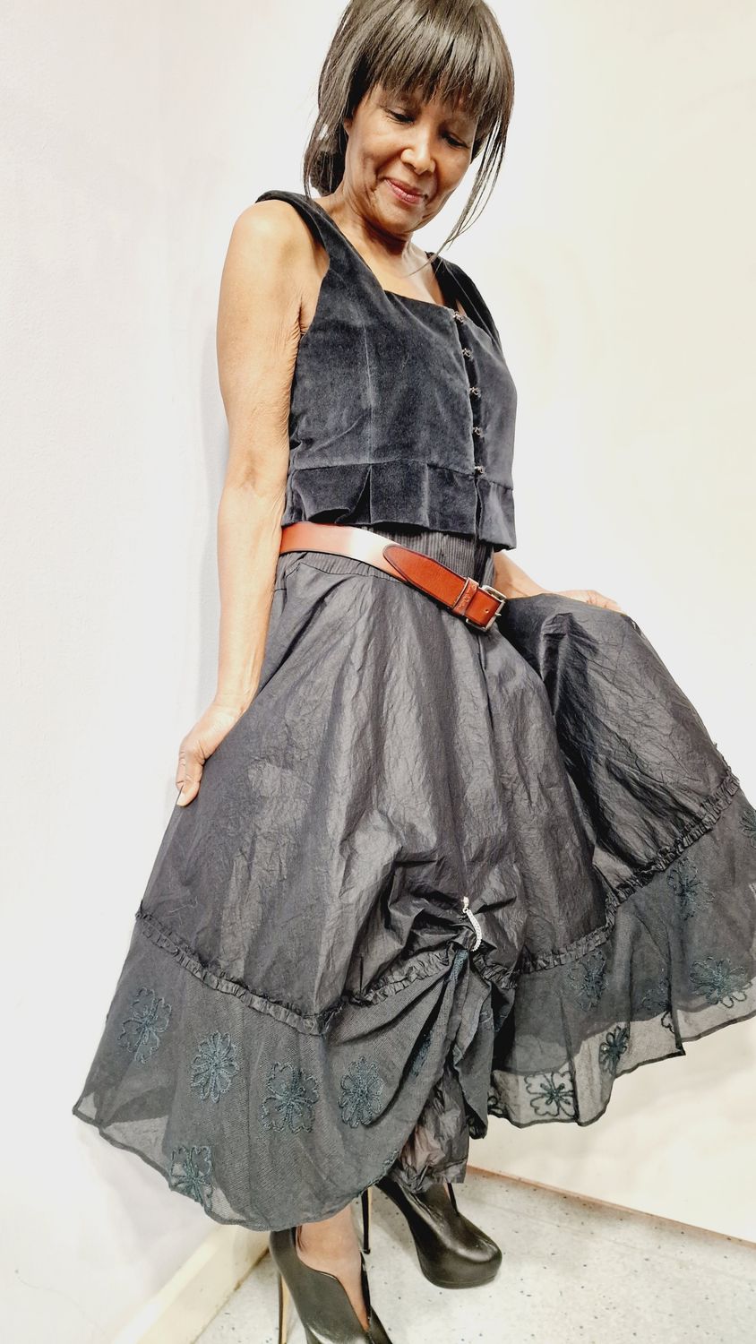 EWAIWALLA TULLE BLACK SKIRT PIRJO