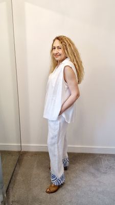 GREEK ARCHAIC KORI SLEEVELESS SHIRT-WHITE GREEK ARCHAIC KORI SLEEVELESS SHIRT-WHITE