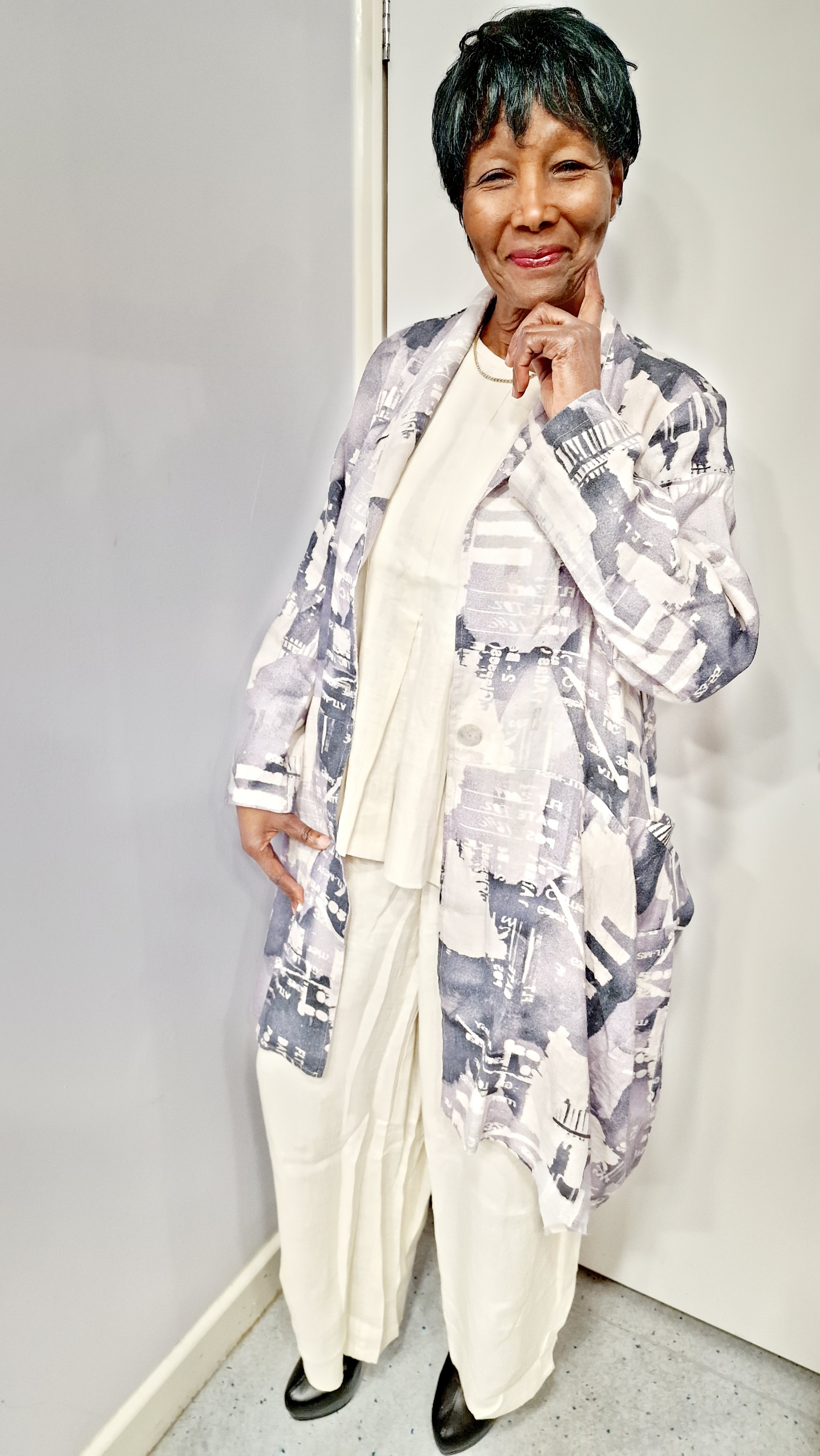 LUUKAA LOOSE CUT LINEN TROUSERS-LIGHT CREAM