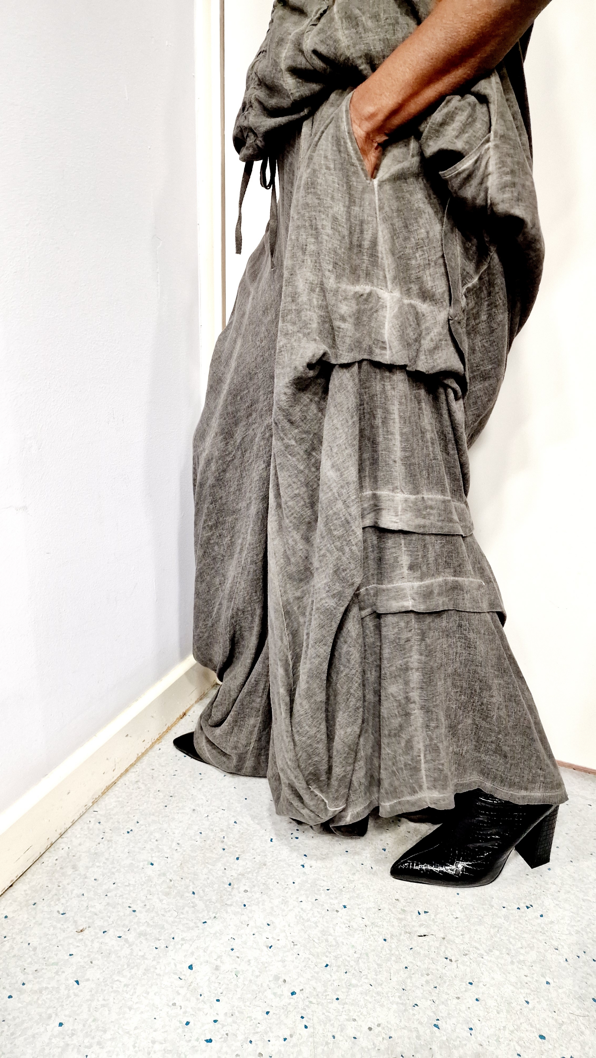 LA HAINE INSIDE US LOOSE CUT TROUSERS-GREY