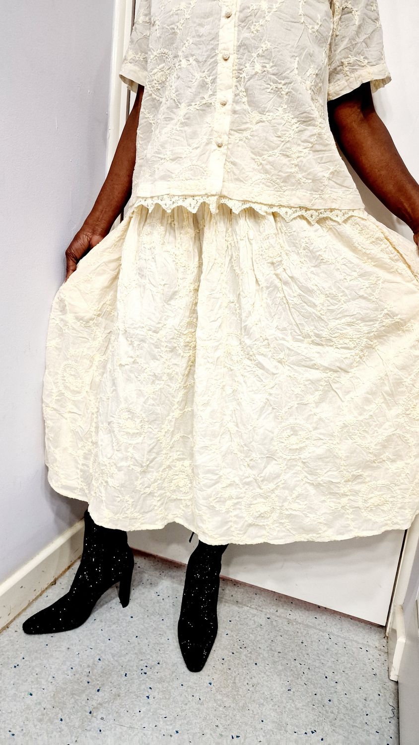 EWAIWALLA CREAM SKIRT-OLGA
