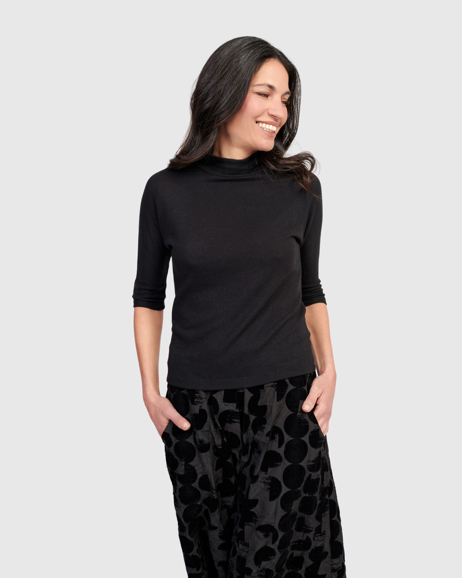 ALEMBIKA KNITTED TOP-BLACK