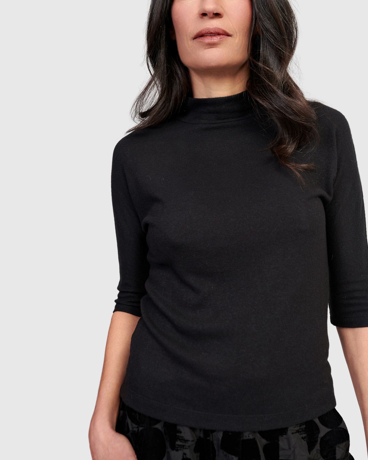 ALEMBIKA KNITTED TOP-BLACK