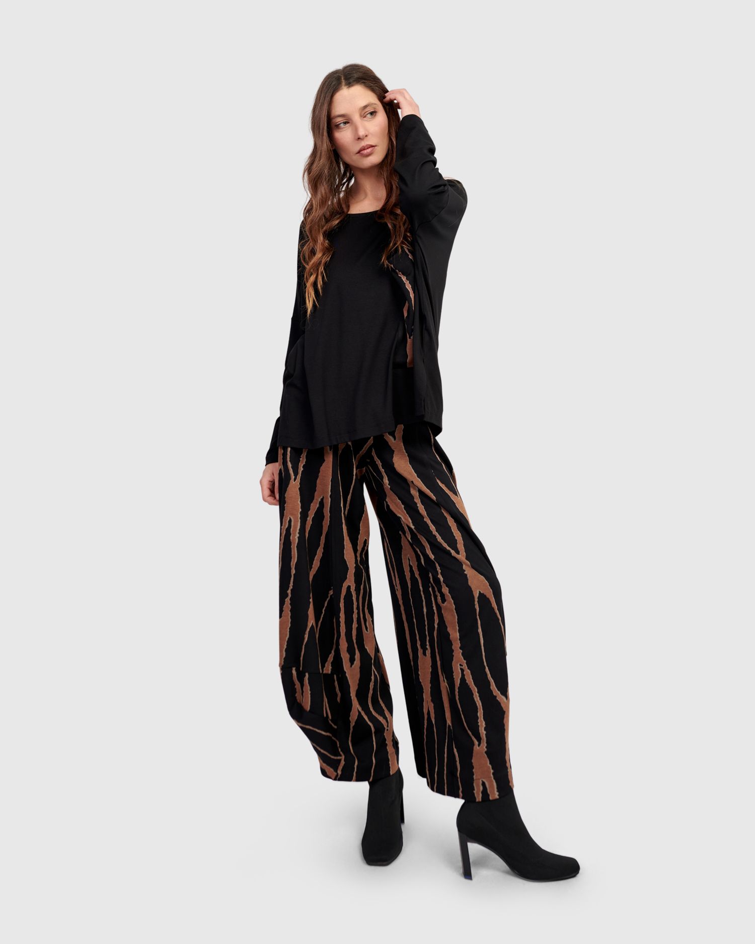 ALEMBIKA TROUSERS -BLACK/BROWN PRINT