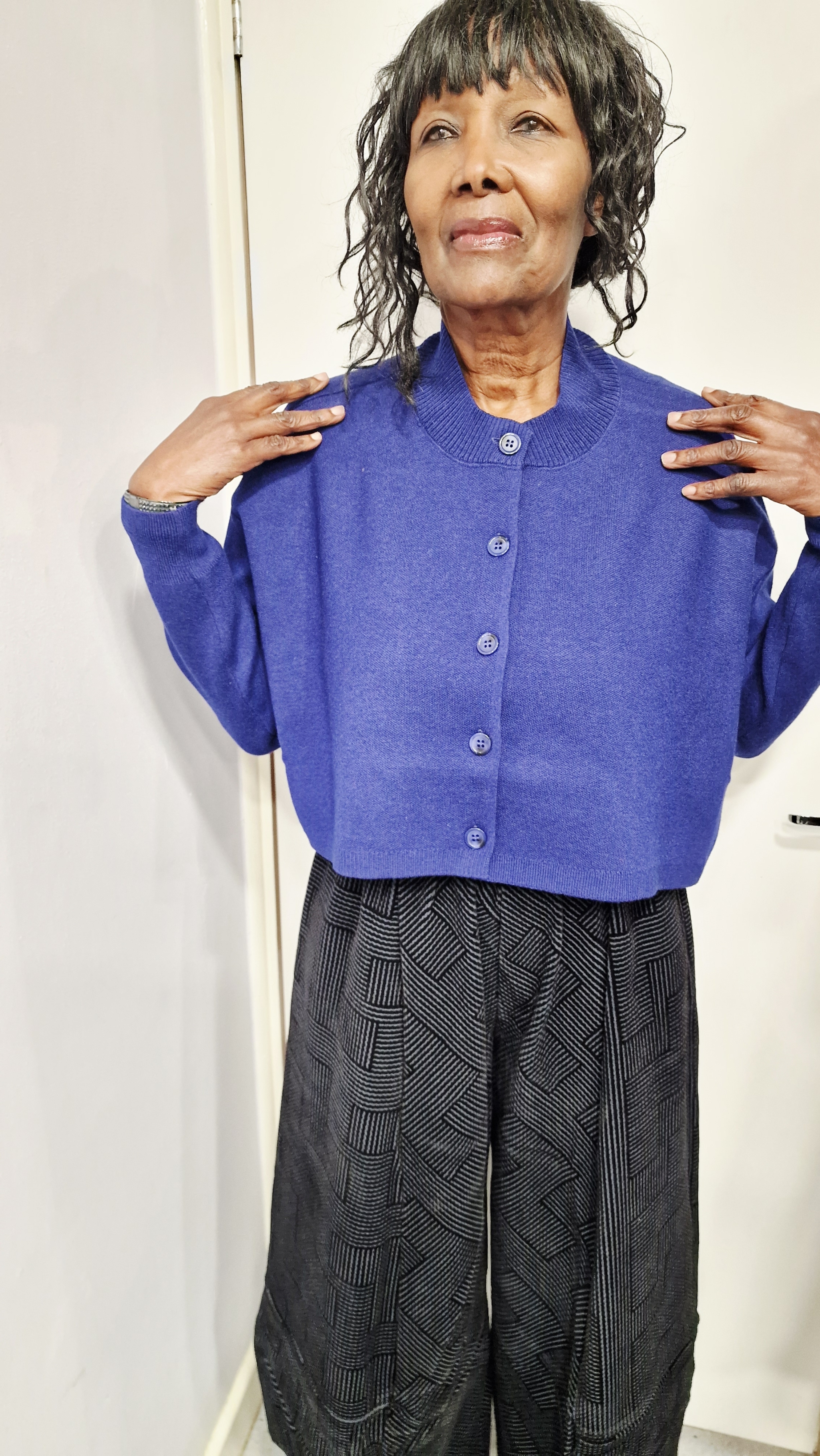 THANNY CROPPED CARDIGAN/TOP-ROYAL BLUE