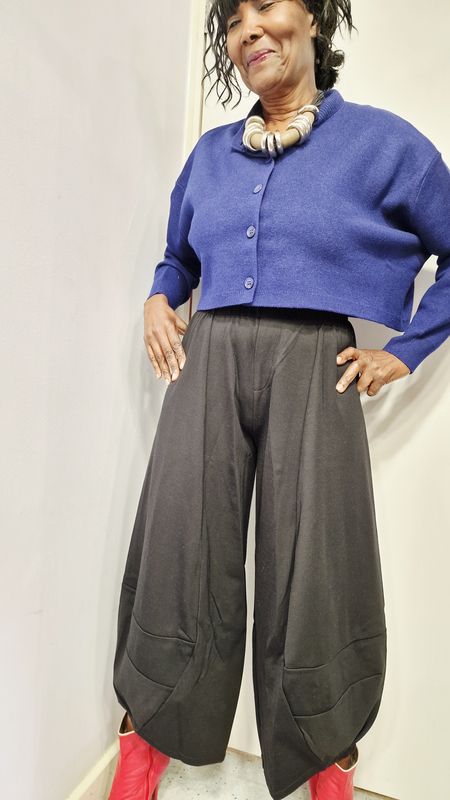 THANNY BLACK TROUSERS WITH TULIP SHAPE HEMLINE