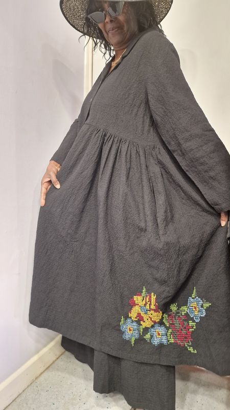 EWAIWALLA COAT/DRESS HELIN-BLACK