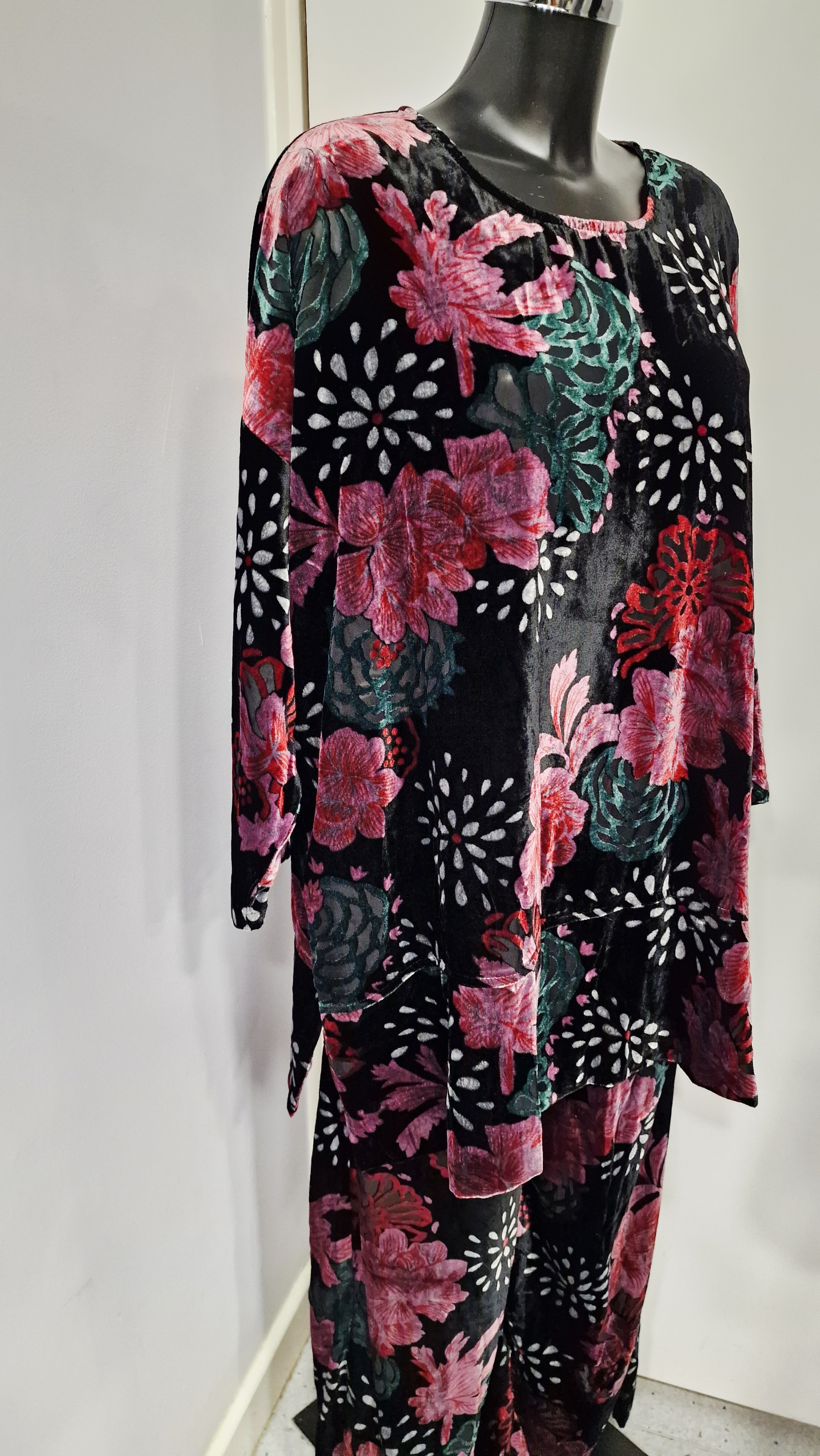 THANNY SILK/VELVET OVERSIZED TUNIC-FLOWERS PRINT