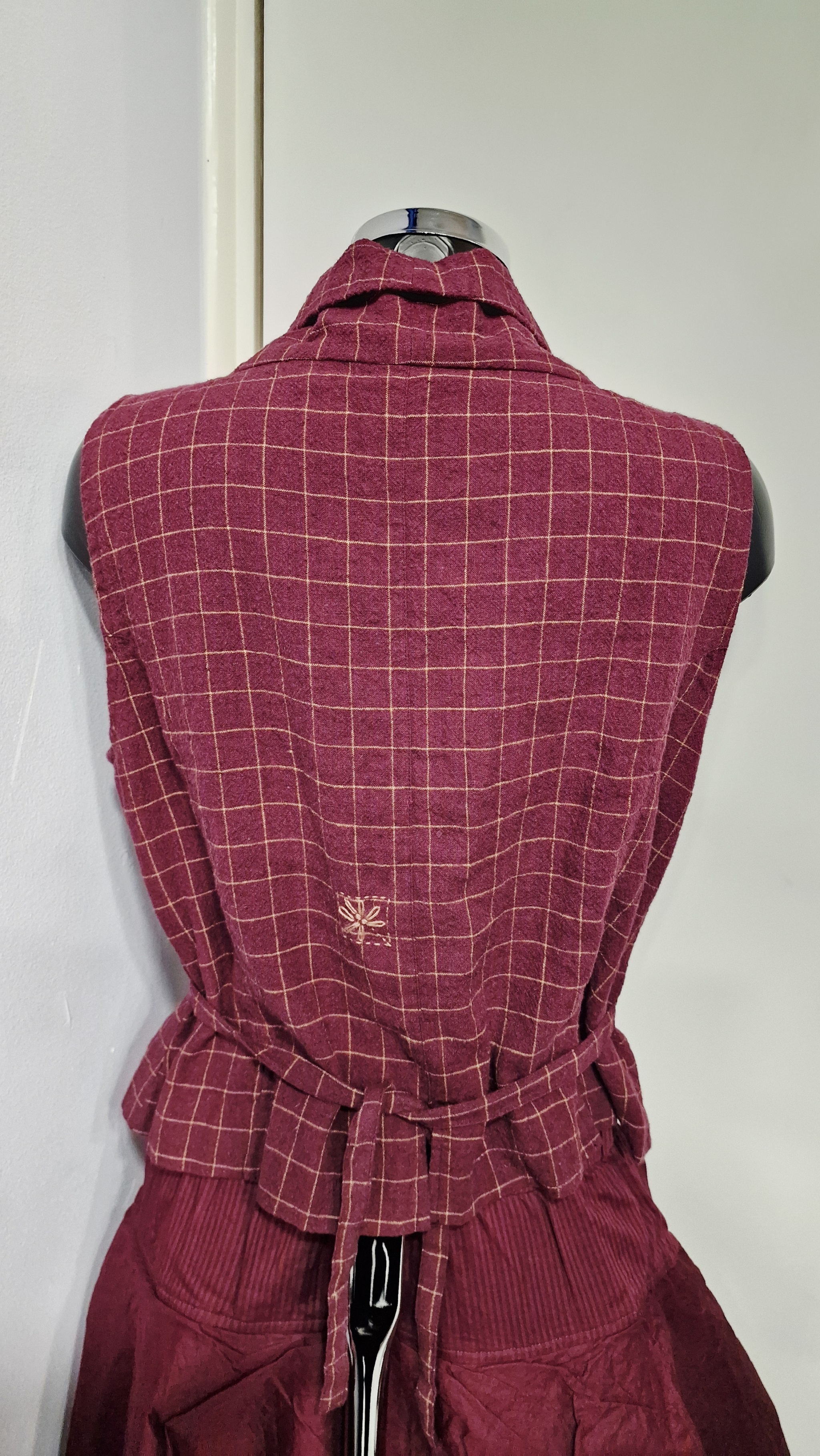 EWAIWALLA WAISTCOAT RIGMOR-DARK PLUM