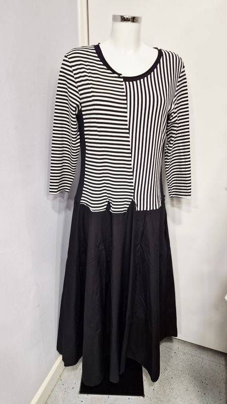 LUUKAA BLACK /WHITE STRIPES DRESS-AVENIA