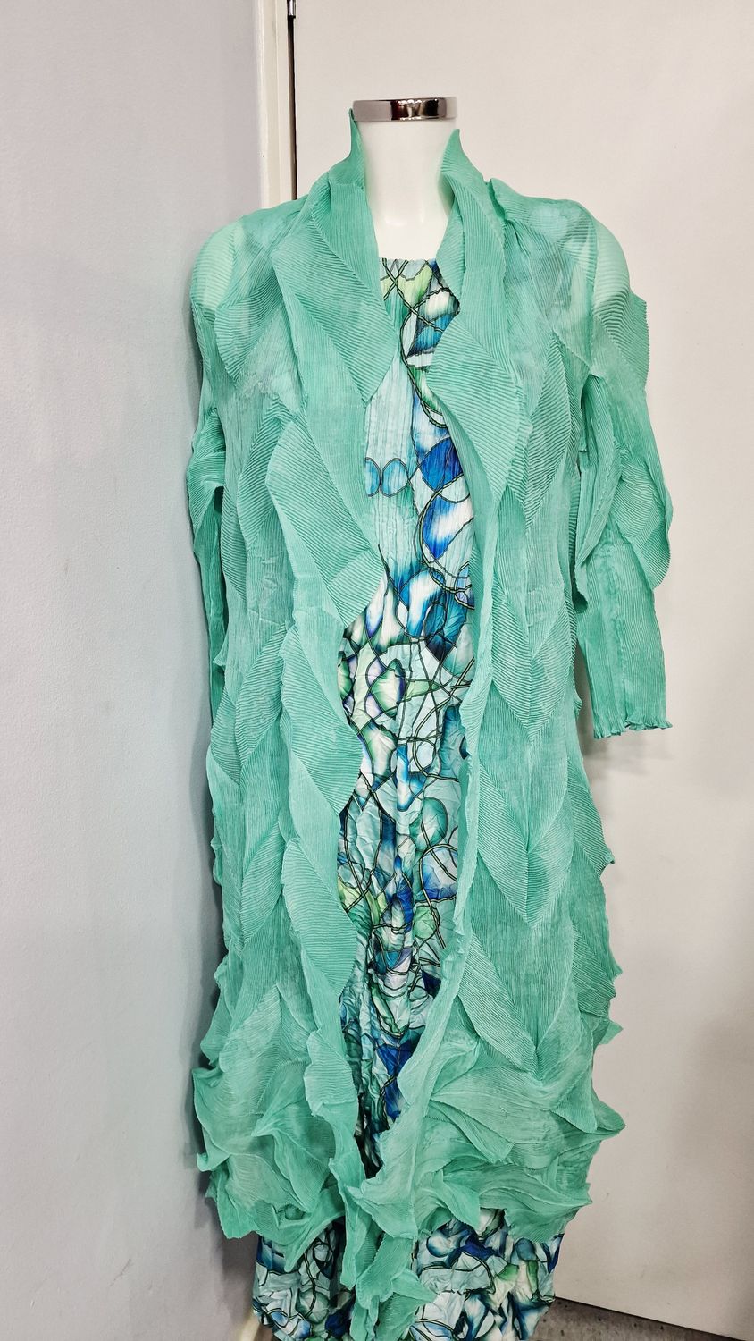 ALQUEMA CRINKLE NIKKI COAT-BLACK/LIGHT-GREEN/OPAL