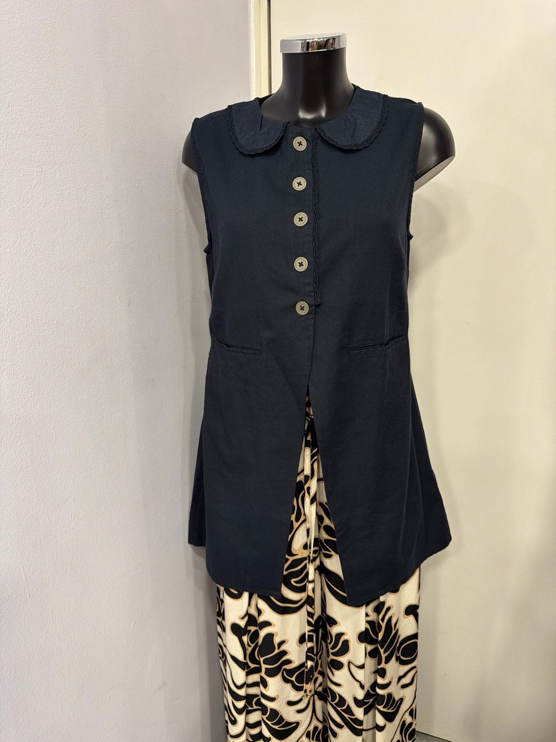 EWAIWALLA GILET-ANISA-BLACK