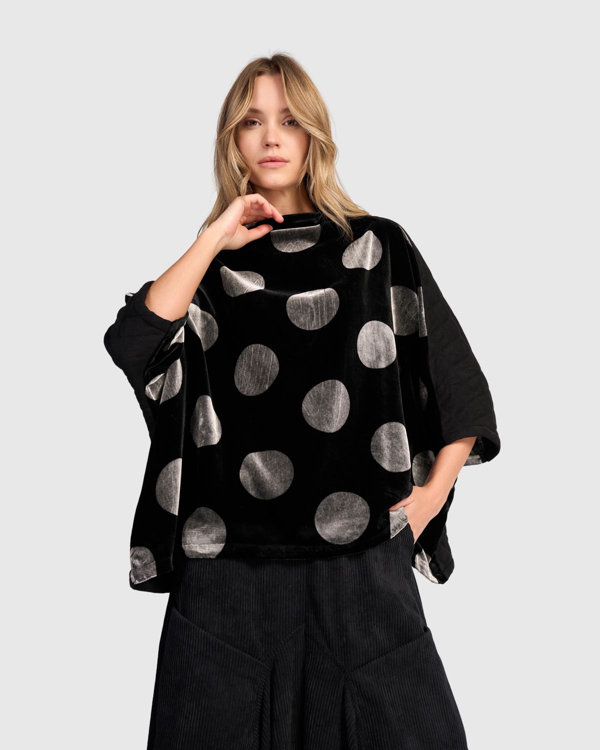 ALEMBIKA BLACK OVERSIZED TOP WITH SILVER DOTS ALEMBIKA BLACK OVERSIZED TOP WITH SILVER DOTS