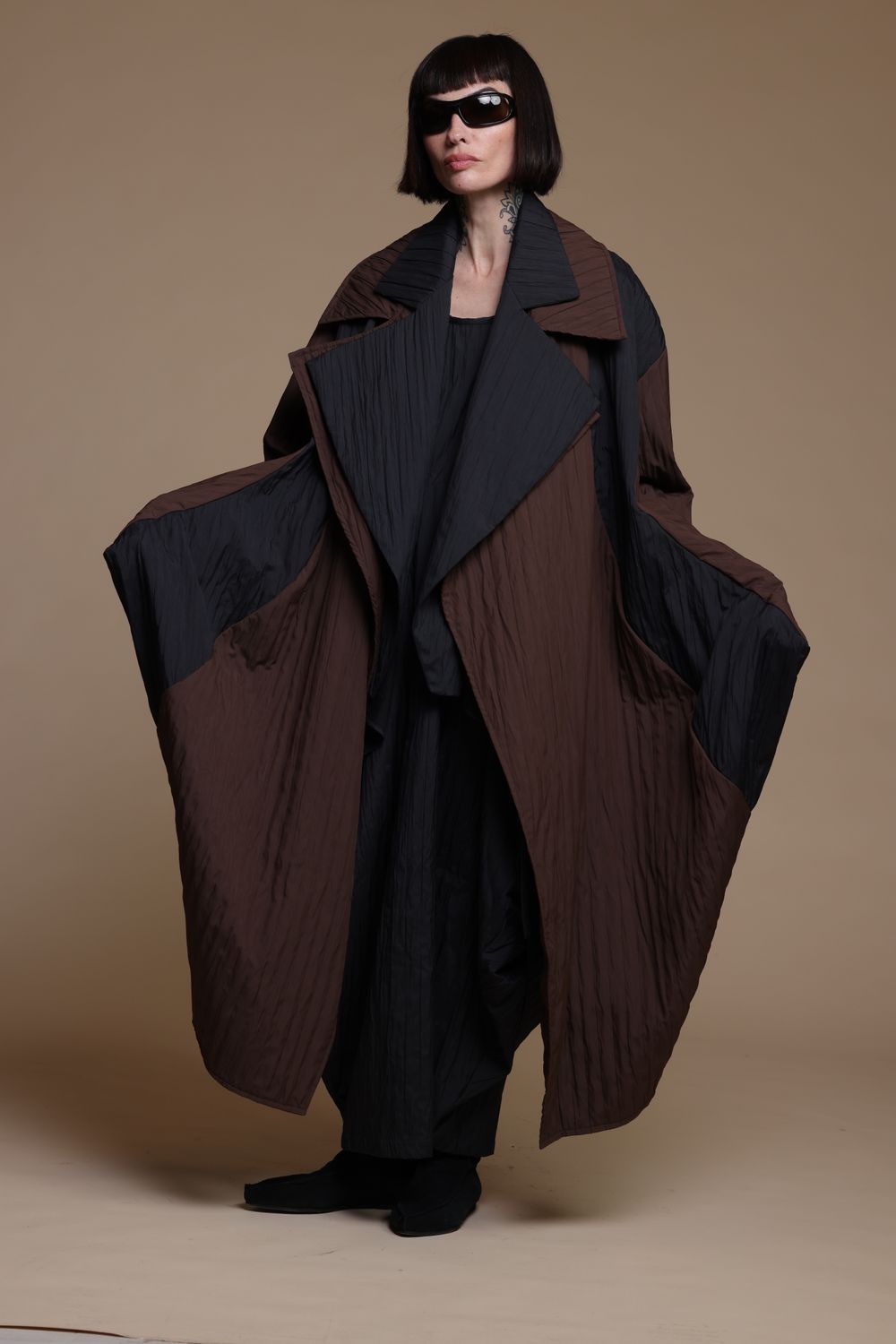 KEDEM SASSON OVERSIZED TWO TONE COAT-BLACK/BROWN KEDEM SASSON OVERSIZED TWO TONE COAT-BLACK/BROWN