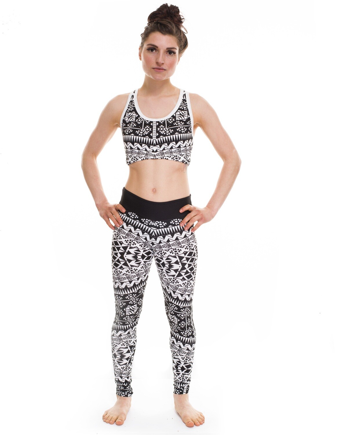 RobeCode Sport Leggings Schwarz-Weiß geometrisches Ethno Muster – Damen Yoga- und Fitness-Leggings