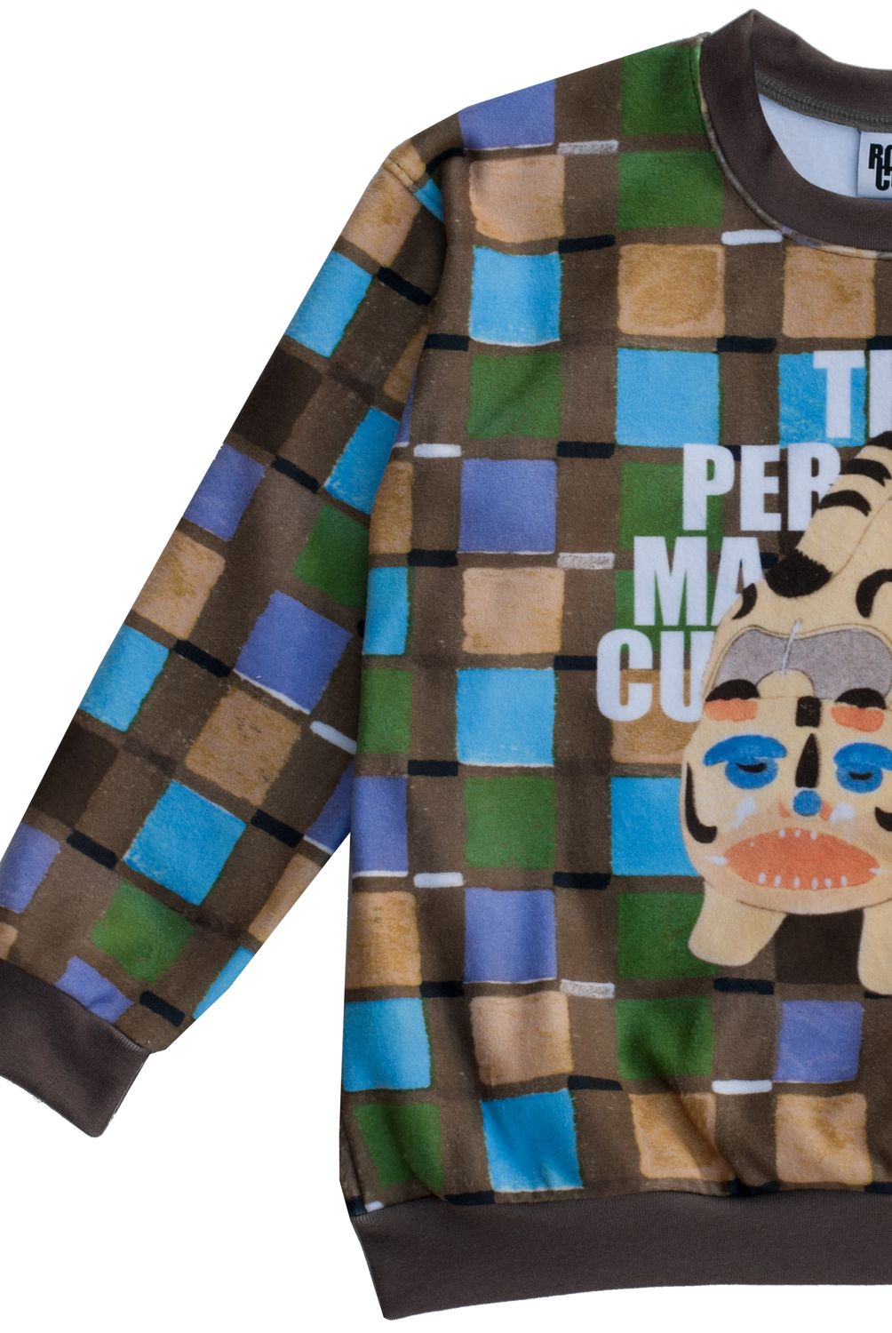 RobeCode brauner, kuscheligr, bunt-karierter Fleecesweater mit Tiger Front-Print und Schriftzug