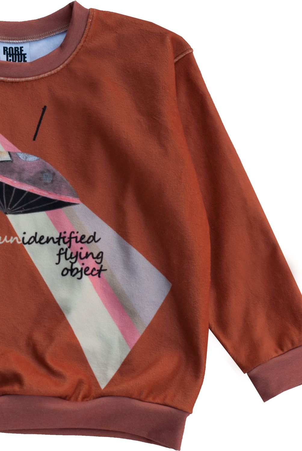 RobeCode rostfarbener, kuscheliger Fleecesweater für Kinder mit Ufo-Motiv