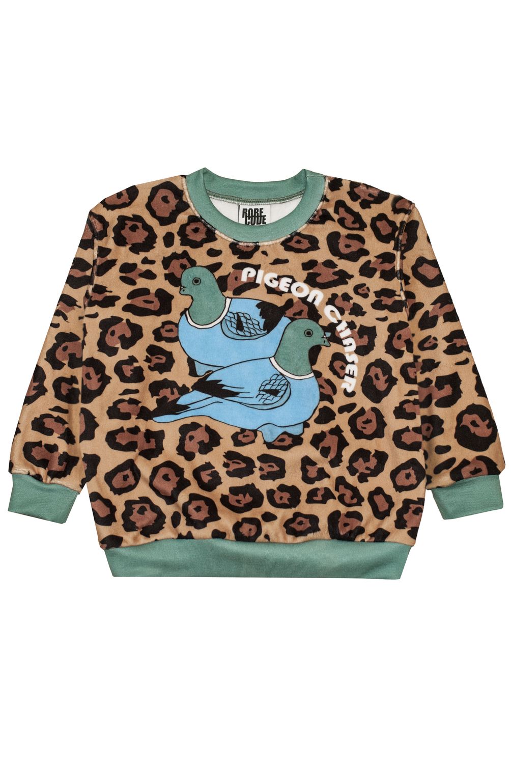 RobeCode kuscheliger Fleecesweater mit Leo-Print, Frontmotiv und Schriftzug