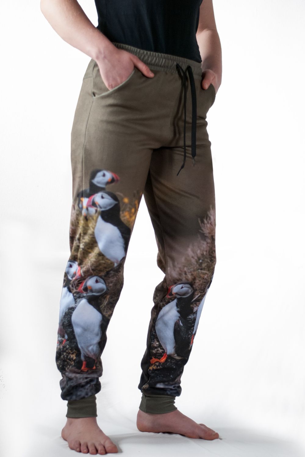 RobeCode Puffin Jogginghose aus Fleece – Warme Jogginghose mit Papageientaucher-Print